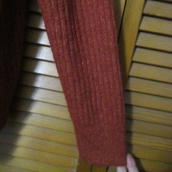 Vero Moda lightweight sweater rust/pumpkin color stretchy & soft size L - Picture 6 of 10